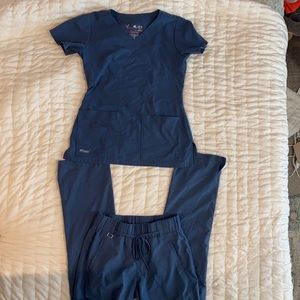 Grey anatomy’s scrubs